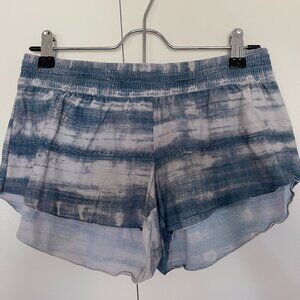 Billabong Running/Athletic Shorts Blue and White Cloud Print Juniors Size M